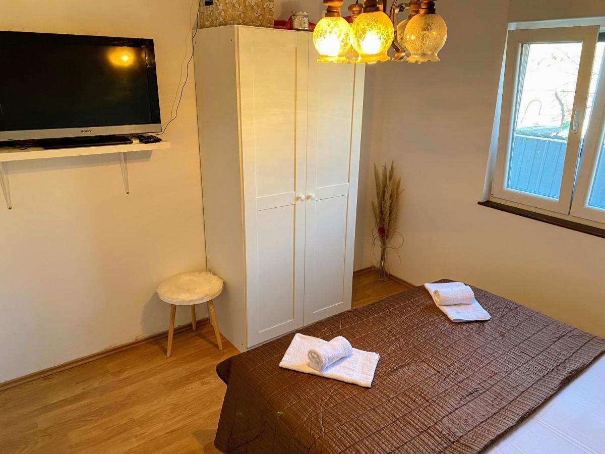 Villa Marie With Pool, Two Bedrooms For 4+2Kids Cavoglave Bagian luar foto