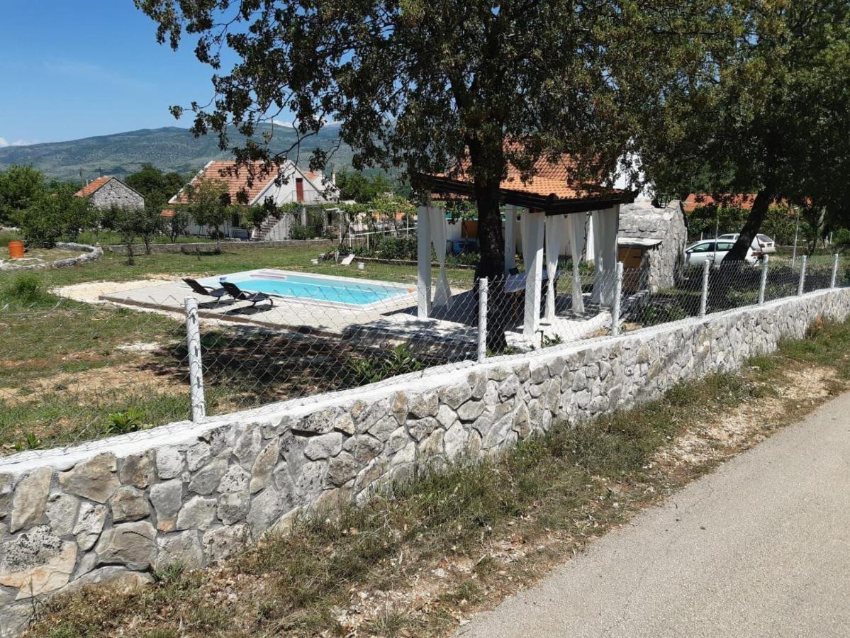 Villa Marie With Pool, Two Bedrooms For 4+2Kids Cavoglave Bagian luar foto