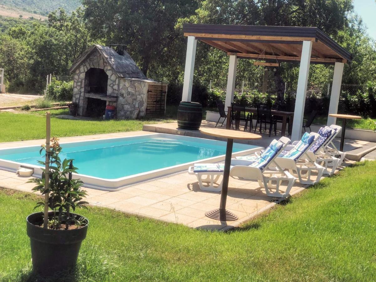 Villa Marie With Pool, Two Bedrooms For 4+2Kids Cavoglave Bagian luar foto